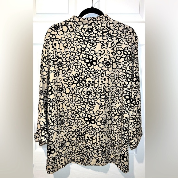 Mercer & Madison Neutral Floral Print Linen Boho Beach Lagenlook
Blouse Tunic - Picture 2 of 7